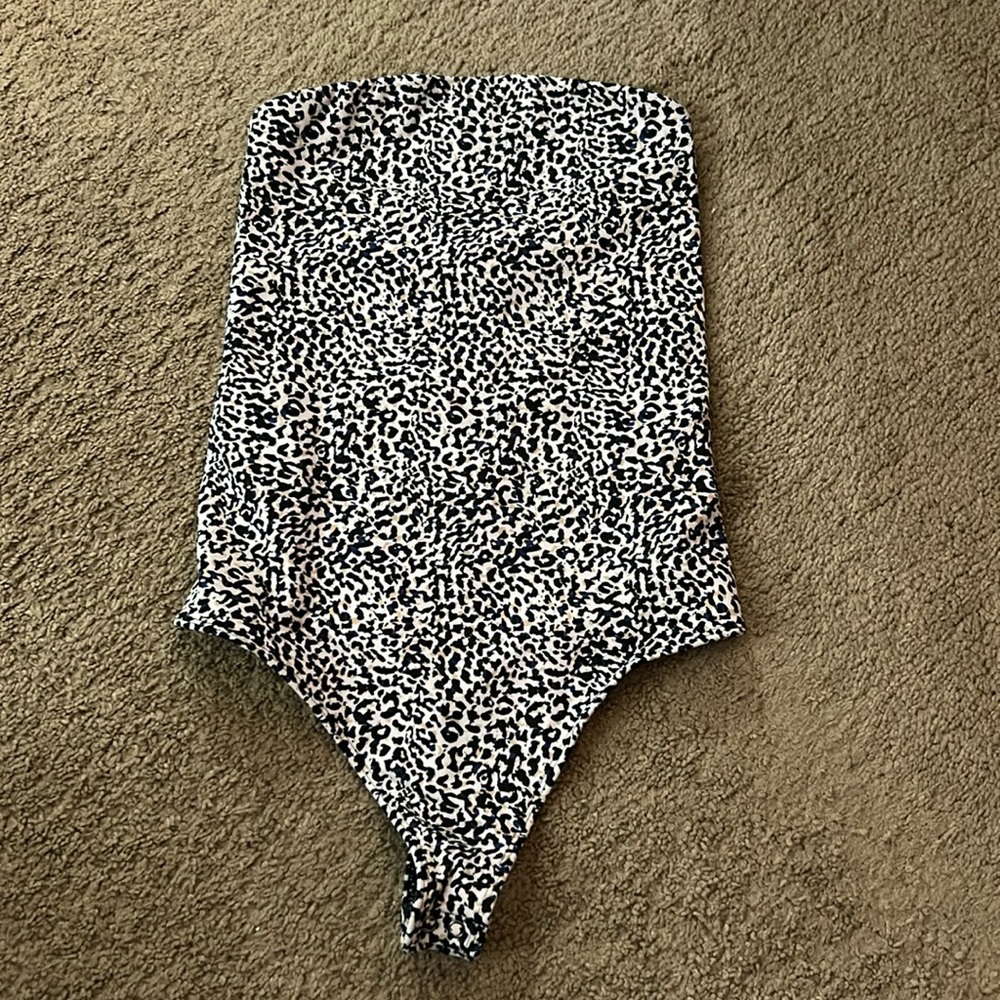 Express Leopard Print Body Contour Strapless Body… - image 1